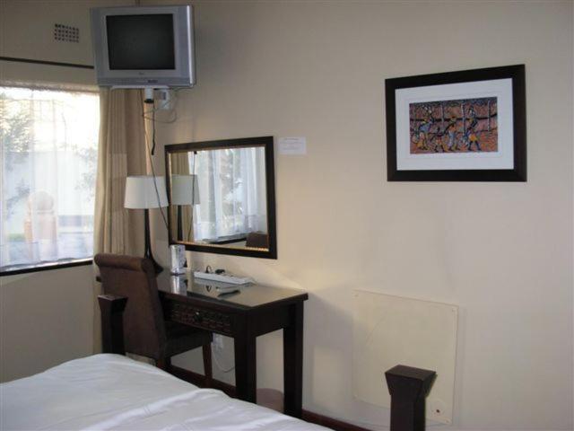 Liongate Bed And Breakfast Edenvale Ruang foto