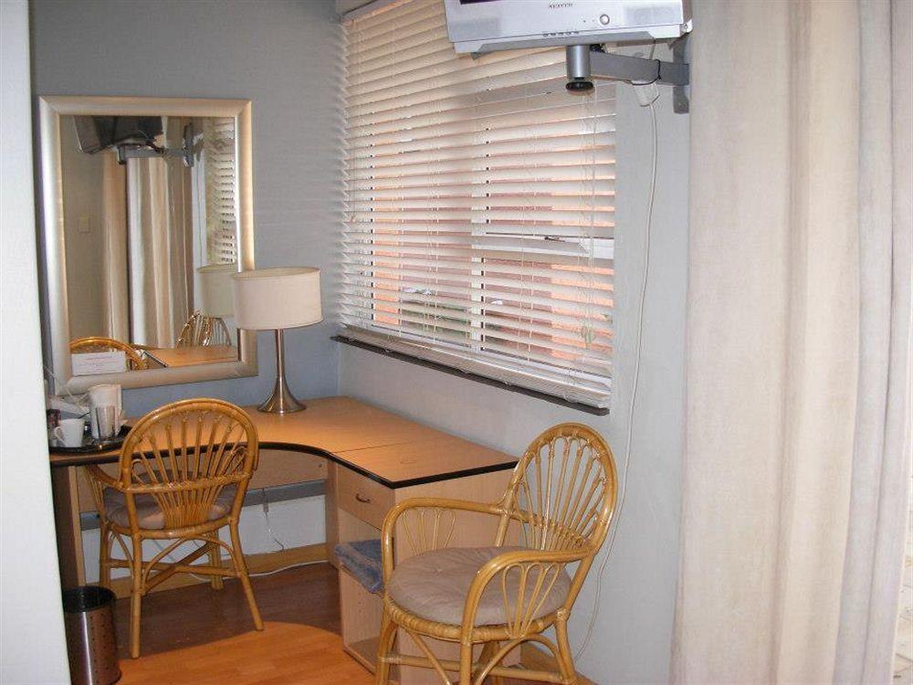 Liongate Bed And Breakfast Edenvale Bagian luar foto